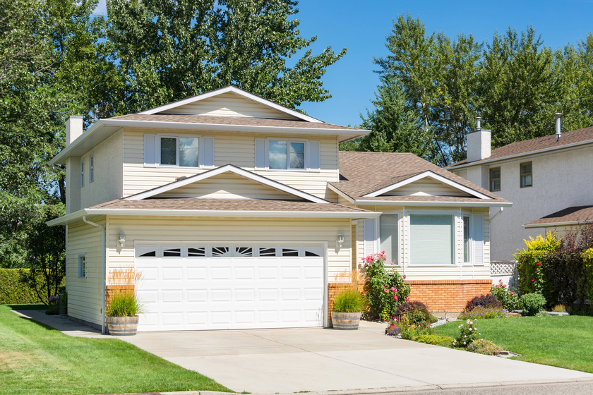 A perfect neighbourhood. Family house with concrete driveway on.